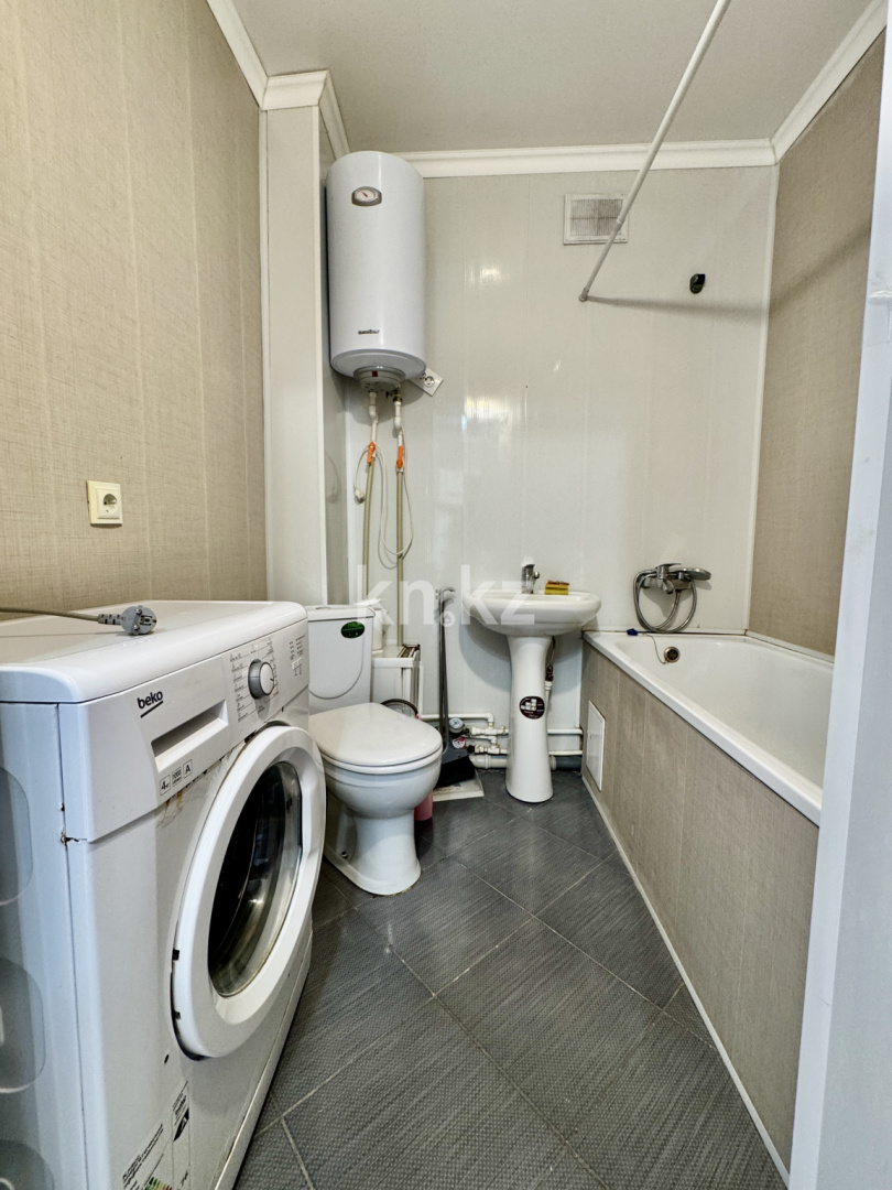 Продажа 2-комнатной квартиры, 36.9 м², ул. Муканова, дом  1/3 в Караганде - фото 14