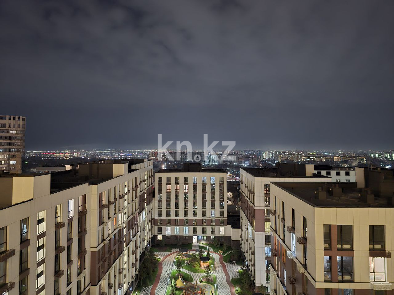 Продажа 2-комнатной квартиры, 51.8 м² в Алматы - фото 4