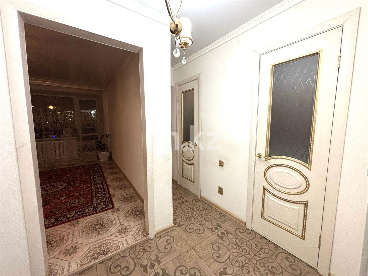 Продажа 1-комнатной квартиры, 37 м², пр. Республики, дом  4 в Караганде - фото 9