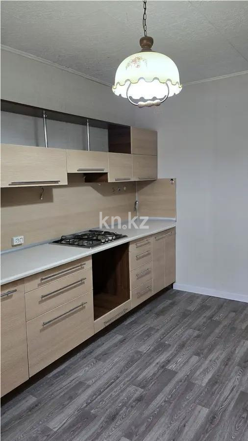 Продажа 1-комнатной квартиры, 38 м², 10 мкр., дом  7/2 в Алматы - фото 2