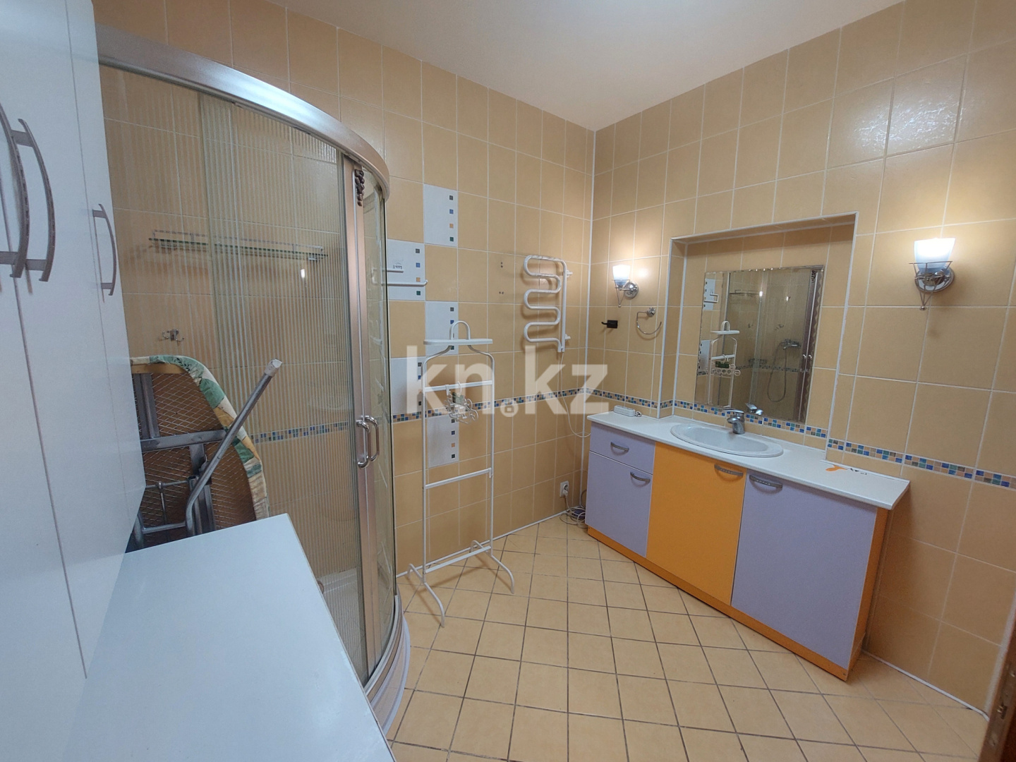 Продажа 2-комнатной квартиры, 57 м², ул. Аханова (Театральная), дом  54 в Караганде - фото 11