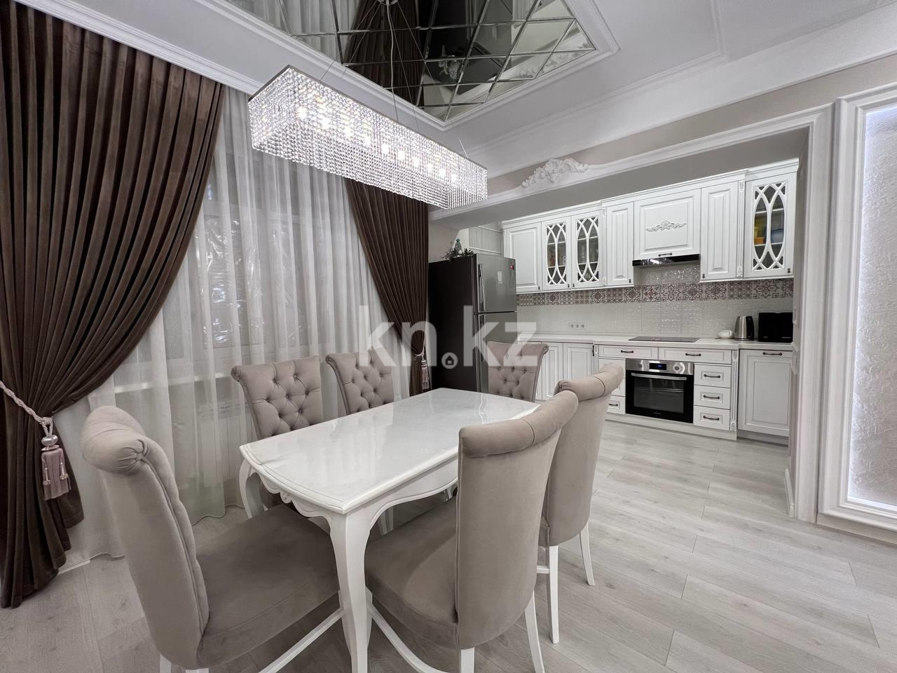 Продажа 4-комнатной квартиры, 124 м², ул. Аманжолова, дом  96/1 в Караганде - фото 3