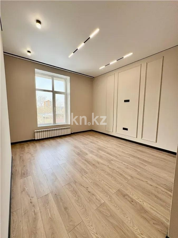 Продажа 4-комнатной квартиры, 135 м² в Караганде
