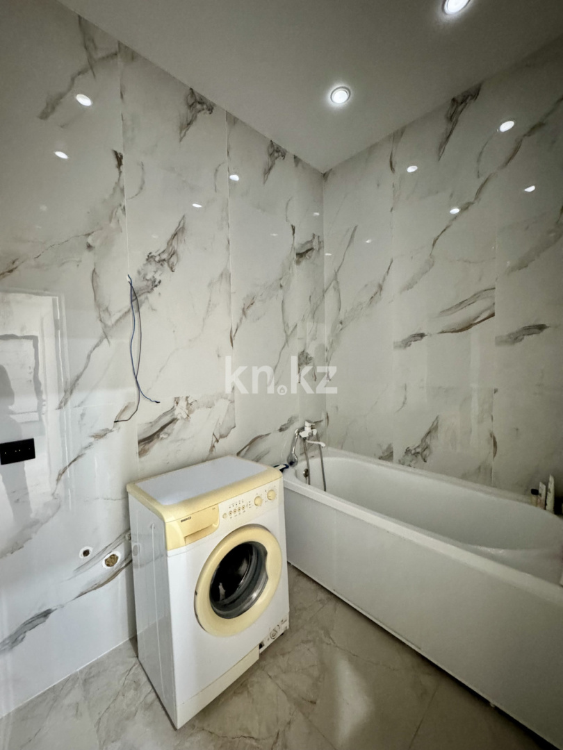 Продажа 2-комнатной квартиры, 65 м², ул. Муканова, дом  51/8 в Караганде - фото 16