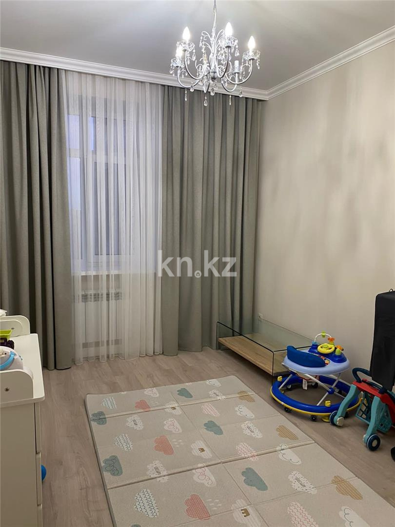 Продажа 3-комнатной квартиры, 120 м², ул. Аманжолова в Караганде - фото 4