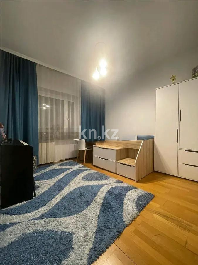 Продажа 3-комнатной квартиры, 70.5 м², ул. Валиханова, дом  32 в Алматы - фото 3