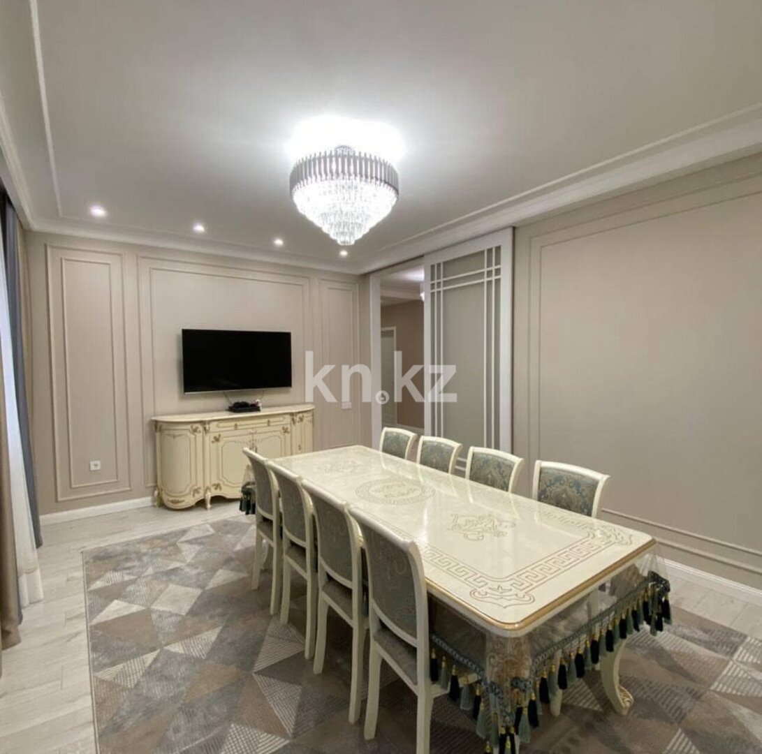 Продажа 4-комнатной квартиры, 108 м² в Караганде