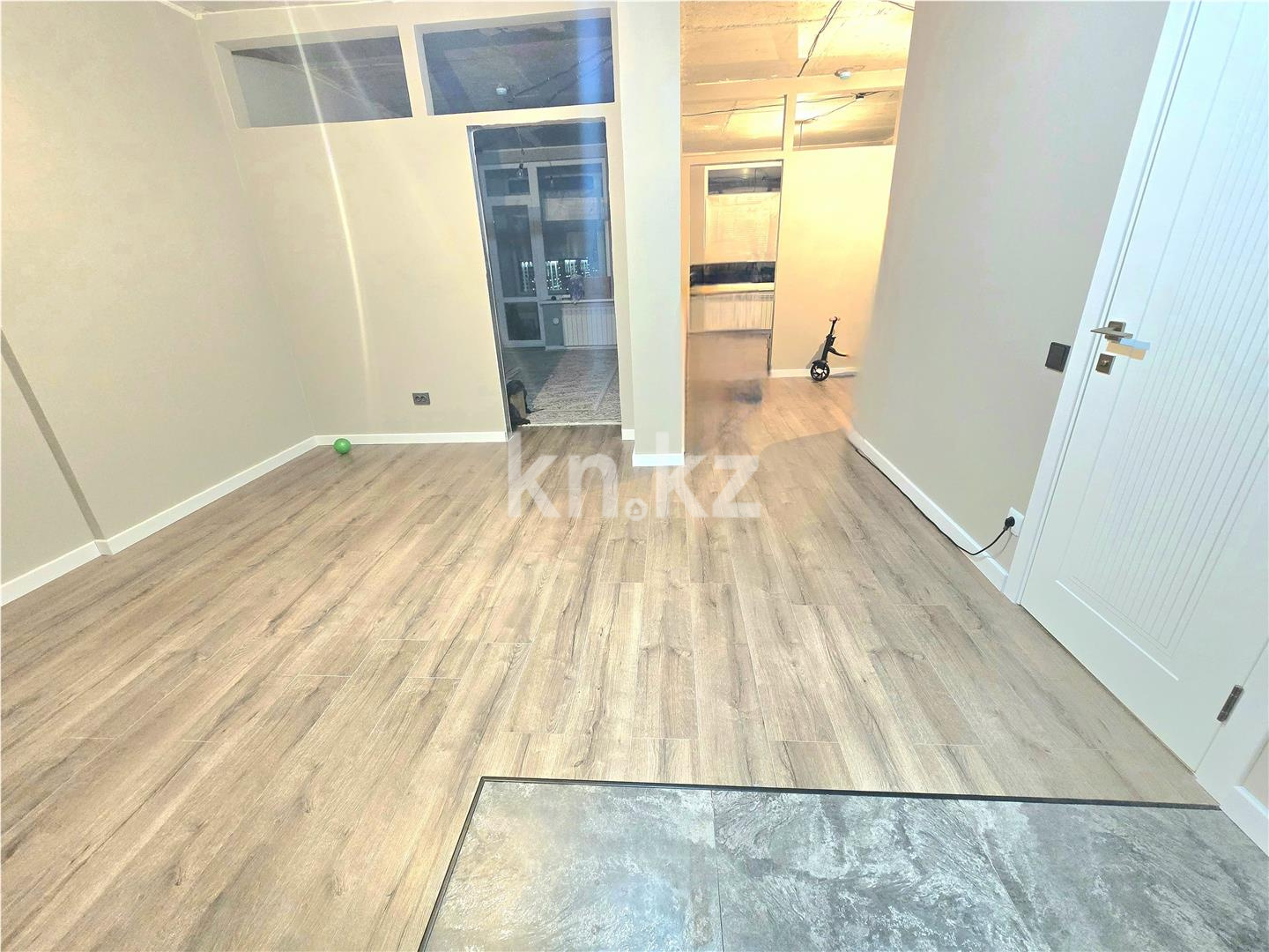 Продажа 2-комнатной квартиры, 52 м², ул. Толе би в Астане - фото 5