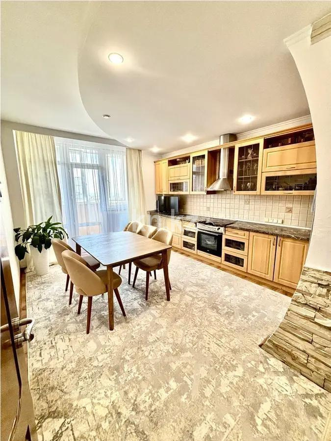 Продажа 2-комнатной квартиры, 73 м², ул. Торайгырова, дом  25/2 в Алматы - фото 3