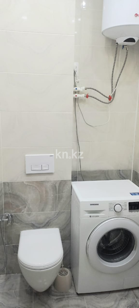 Продажа 3-комнатной квартиры, 81 м², ул. Муканова, дом  43/21 в Караганде - фото 28