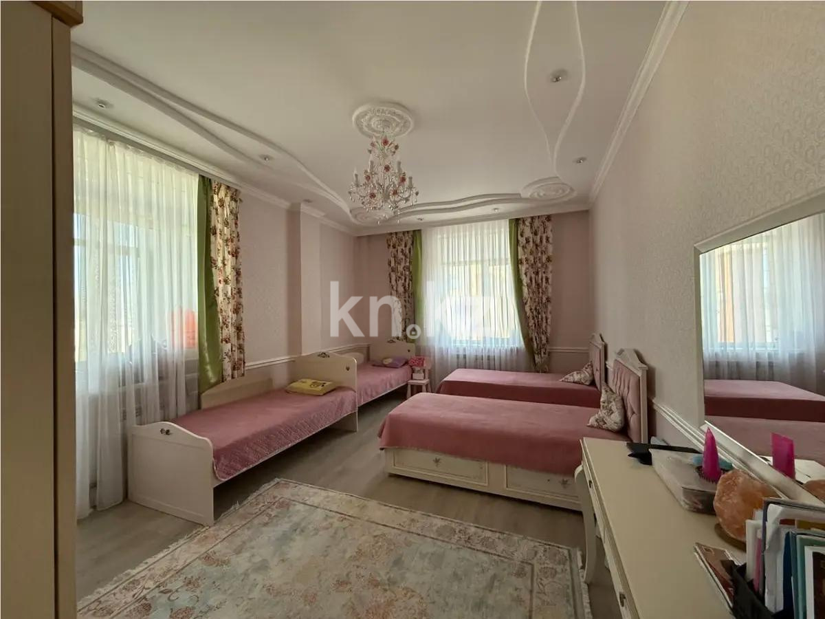 Продажа 4-комнатной квартиры, 164 м², ул. Керей, Жанибек хандар, дом  14/2 блок A в Астане - фото 2