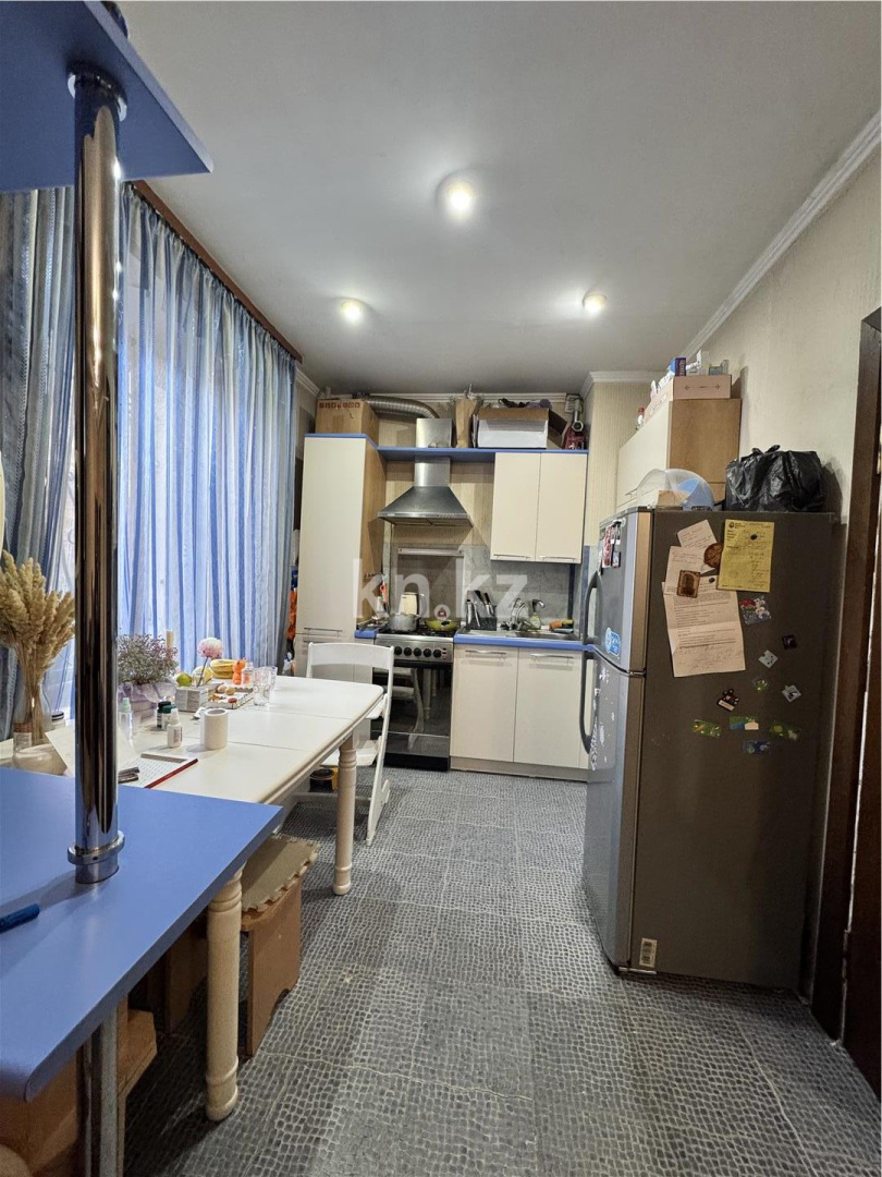 Продажа 3-комнатной квартиры, 65 м², ул. Абая, дом  74 в Караганде - фото 2