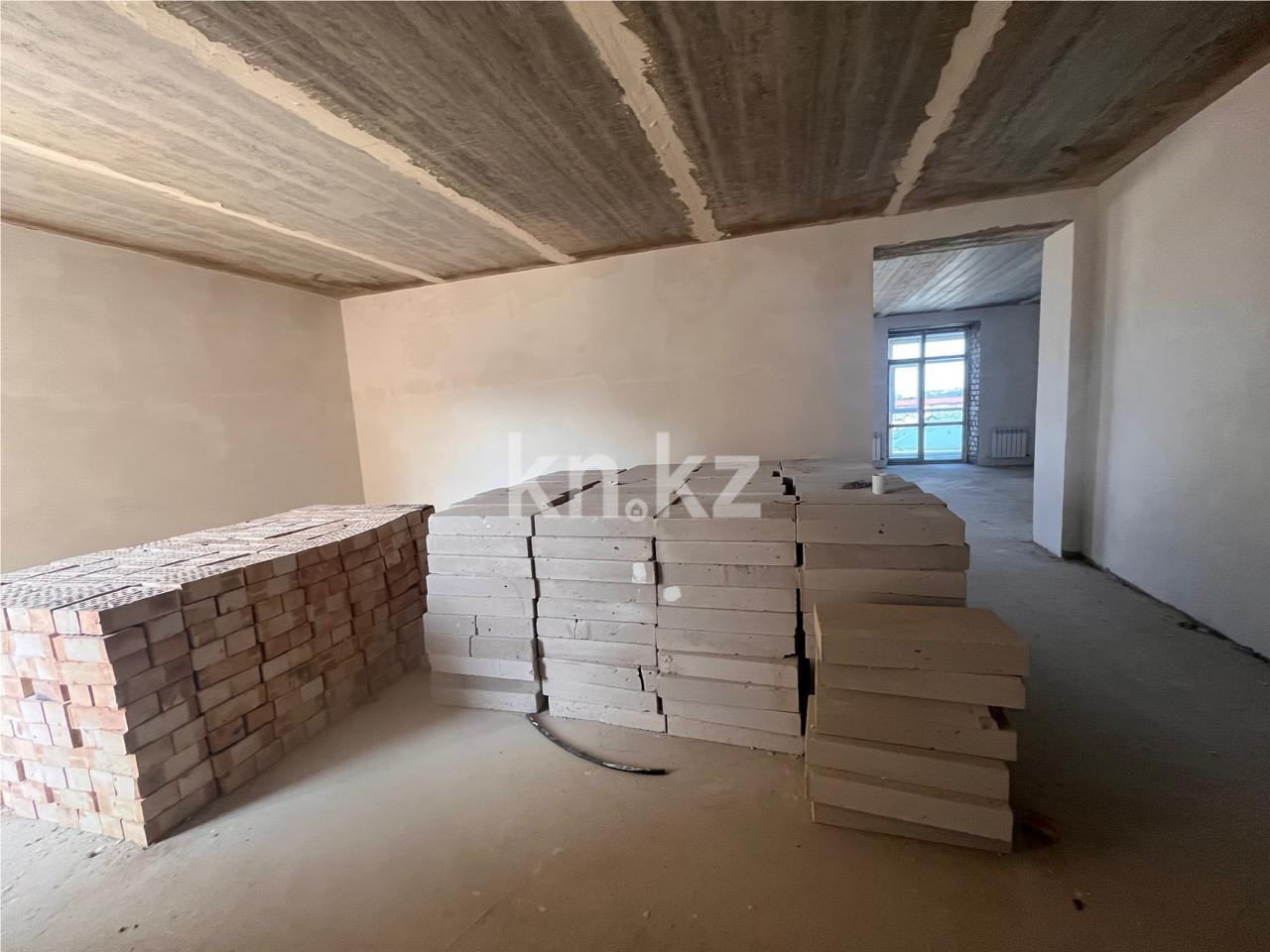 Продажа 4-комнатной квартиры, 118 м², ул. Букетова, дом  3/3 в Караганде - фото 7