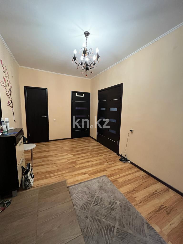 Продажа 2-комнатной квартиры, 65 м², пр. Шахтеров в Караганде - фото 8