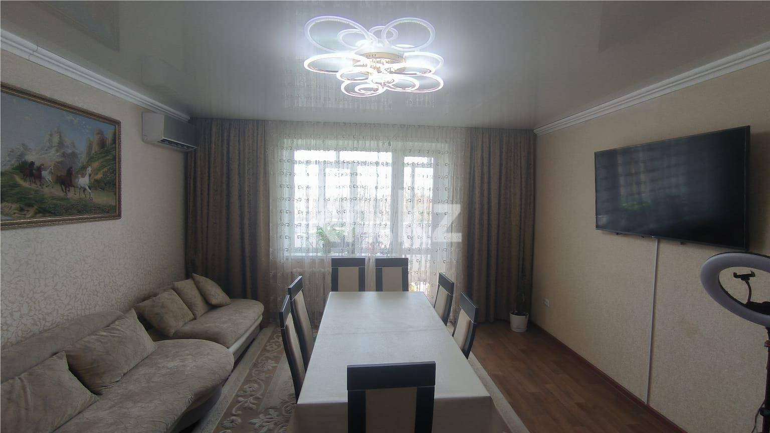 Продажа 4-комнатной квартиры, 78 м², ул. Дюсембекова в Караганде