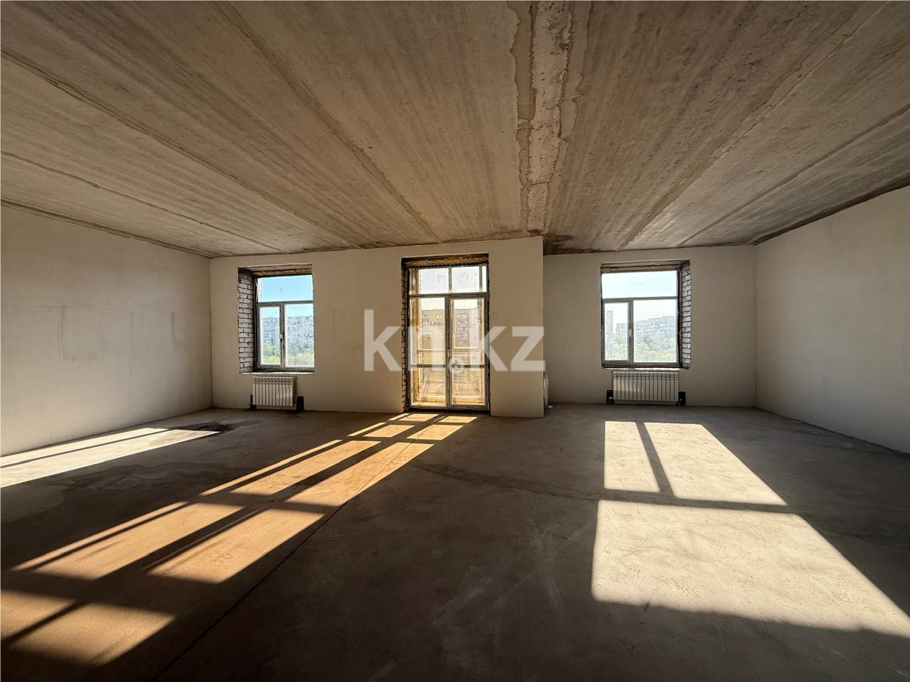 Продажа 3-комнатной квартиры, 77 м² в Караганде