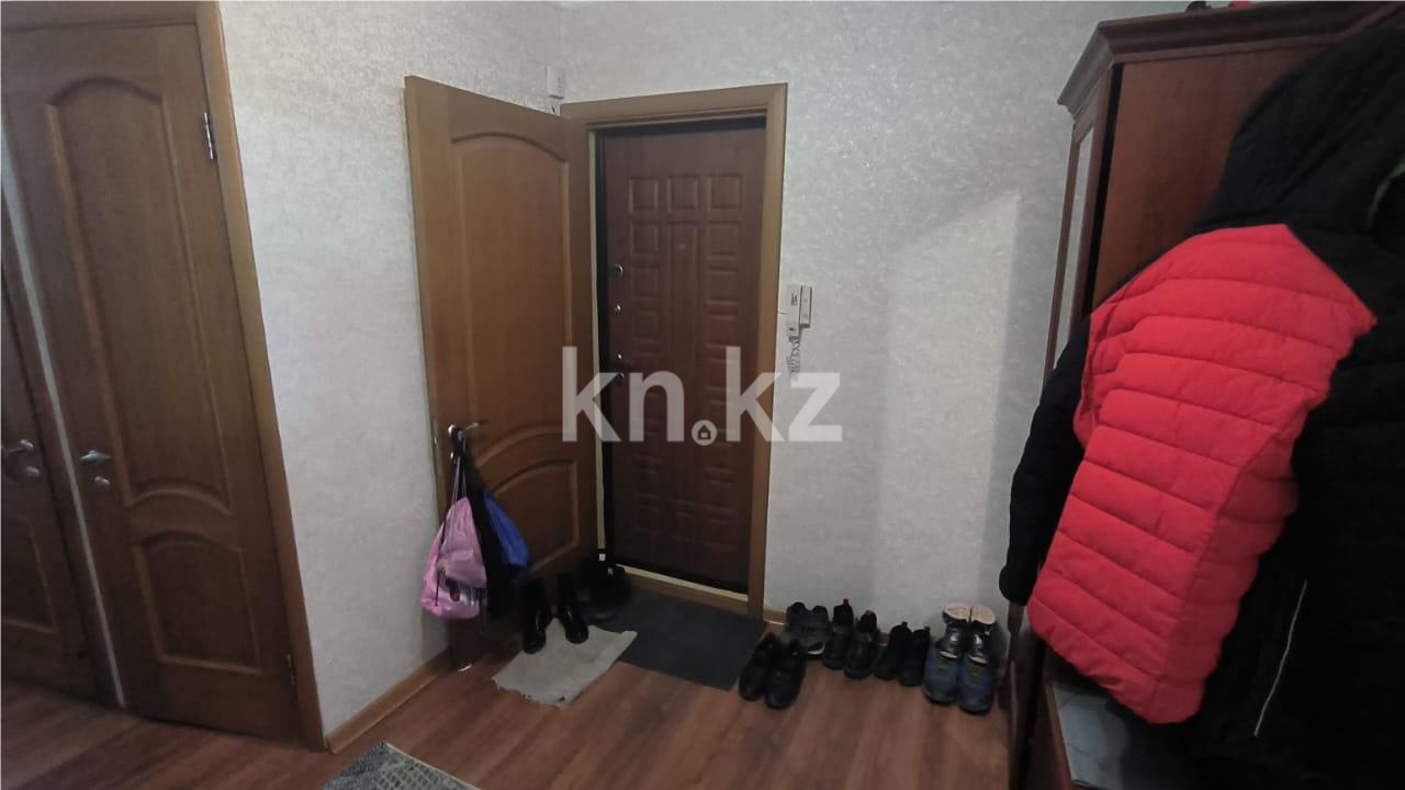 Продажа 3-комнатной квартиры, 63 м², ул. Язева в Караганде - фото 14