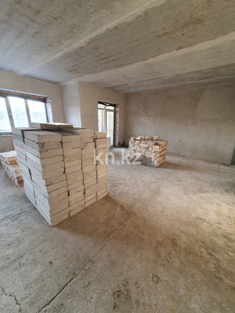 Продажа 2-комнатной квартиры, 61 м² в Караганде