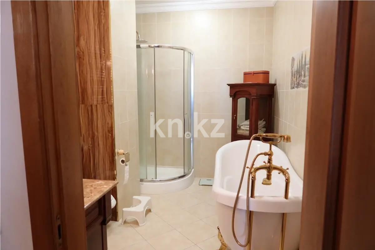 Продажа 5-комнатной квартиры, 216 м² в Астане - фото 8