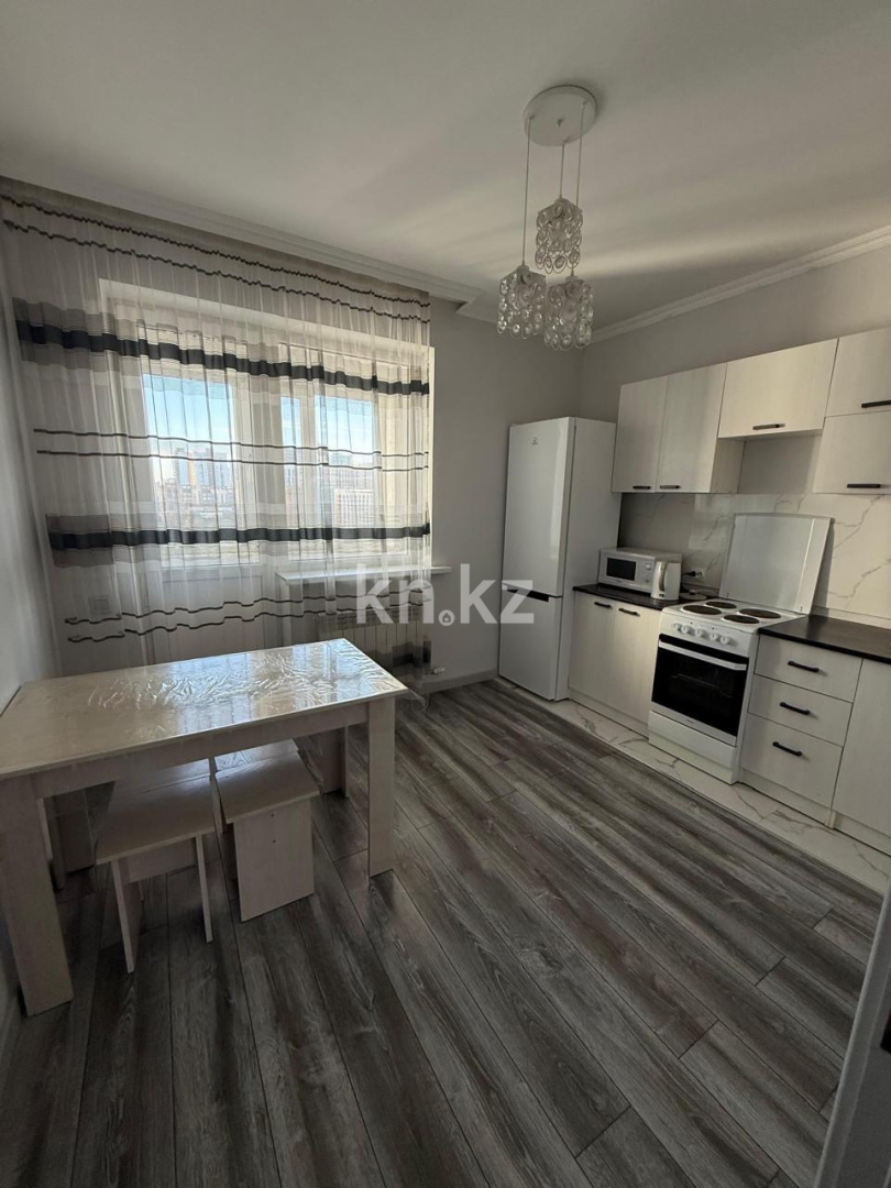 Аренда 1-комнатной квартиры, 40 м² в Астане
