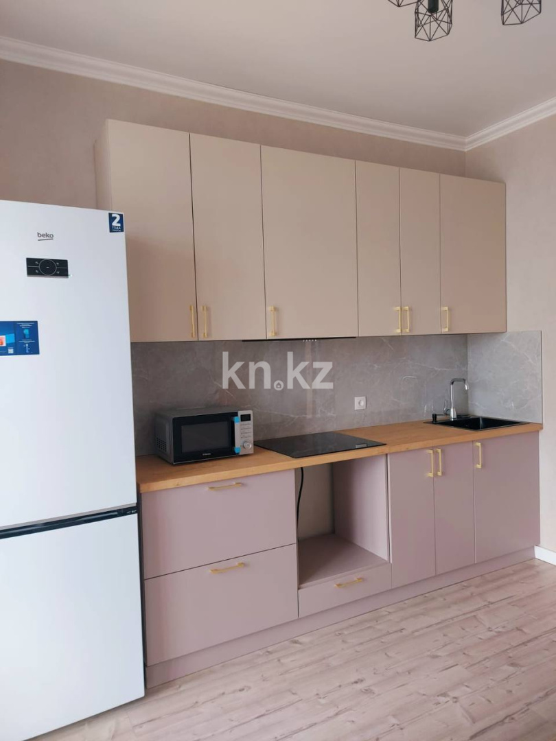 Аренда 1-комнатной квартиры, 38 м² в Астане