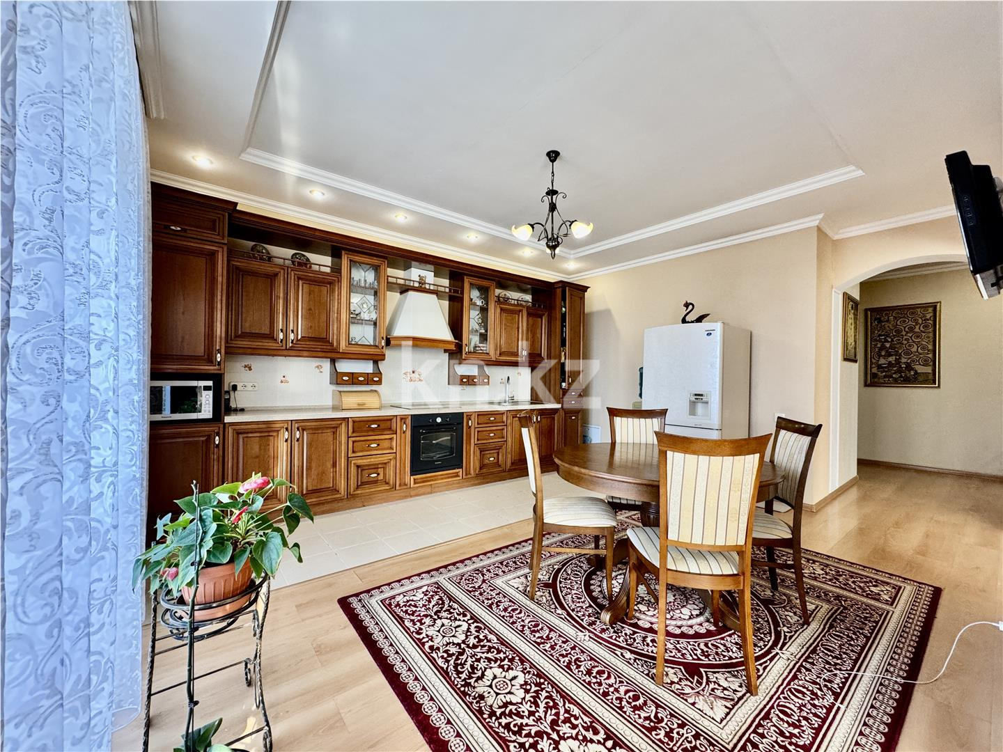 Продажа 3-комнатной квартиры, 132 м², ул. Абая, дом  5 в Караганде - фото 8