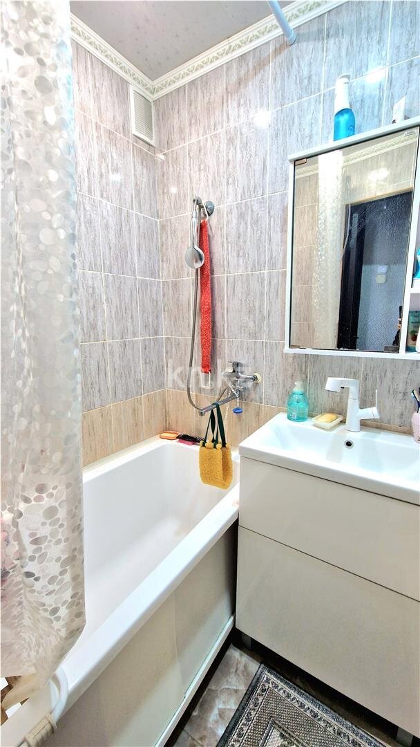 Продажа 4-комнатной квартиры, 80 м² в Караганде - фото 2