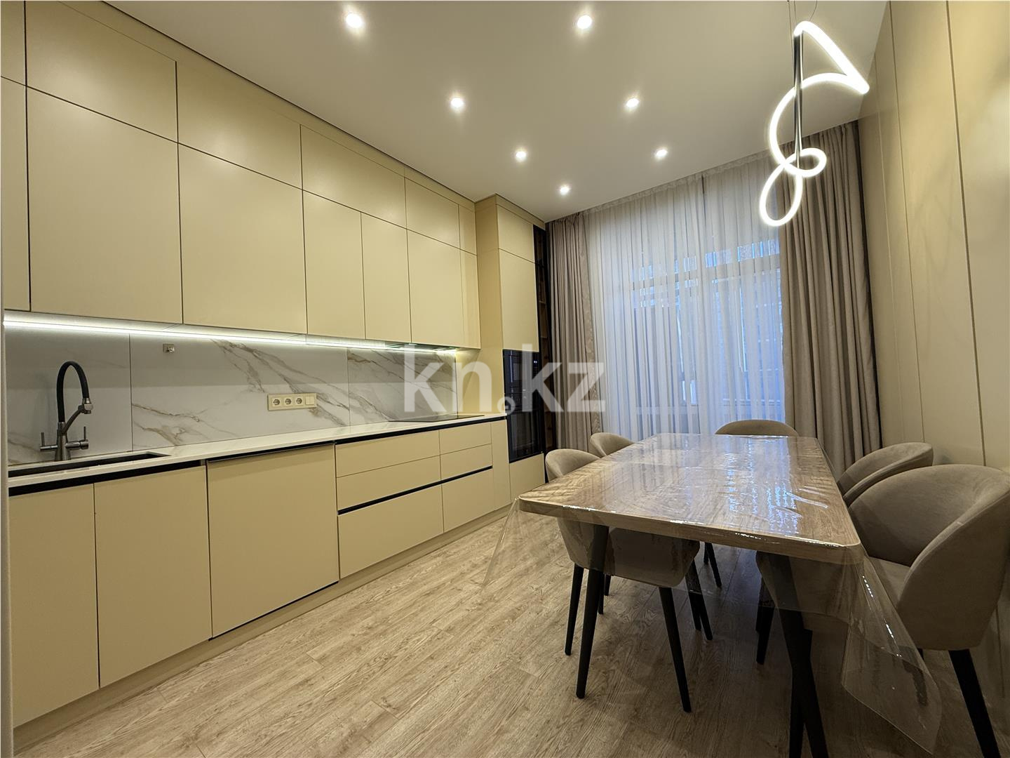 Продажа 3-комнатной квартиры, 88 м², ул. Букетова, дом  3/4 в Караганде - фото 20