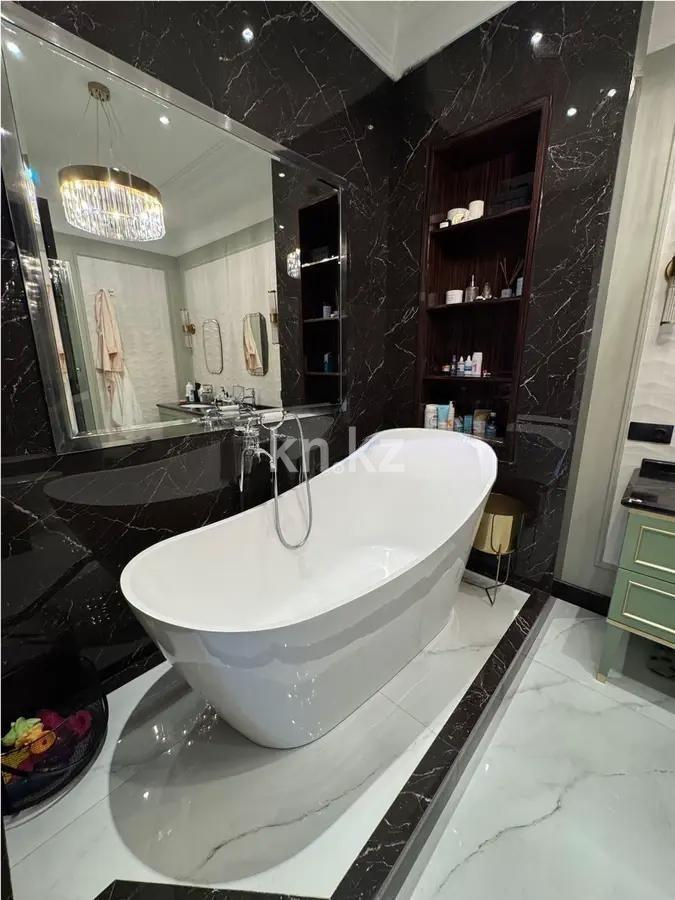 Продажа 4-комнатной квартиры, 220 м², ул. Омаровой, дом  27 в Алматы - фото 5