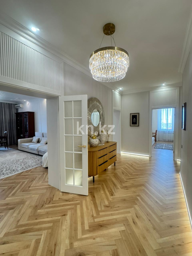 Продажа 4-комнатной квартиры, 175 м² в Астане