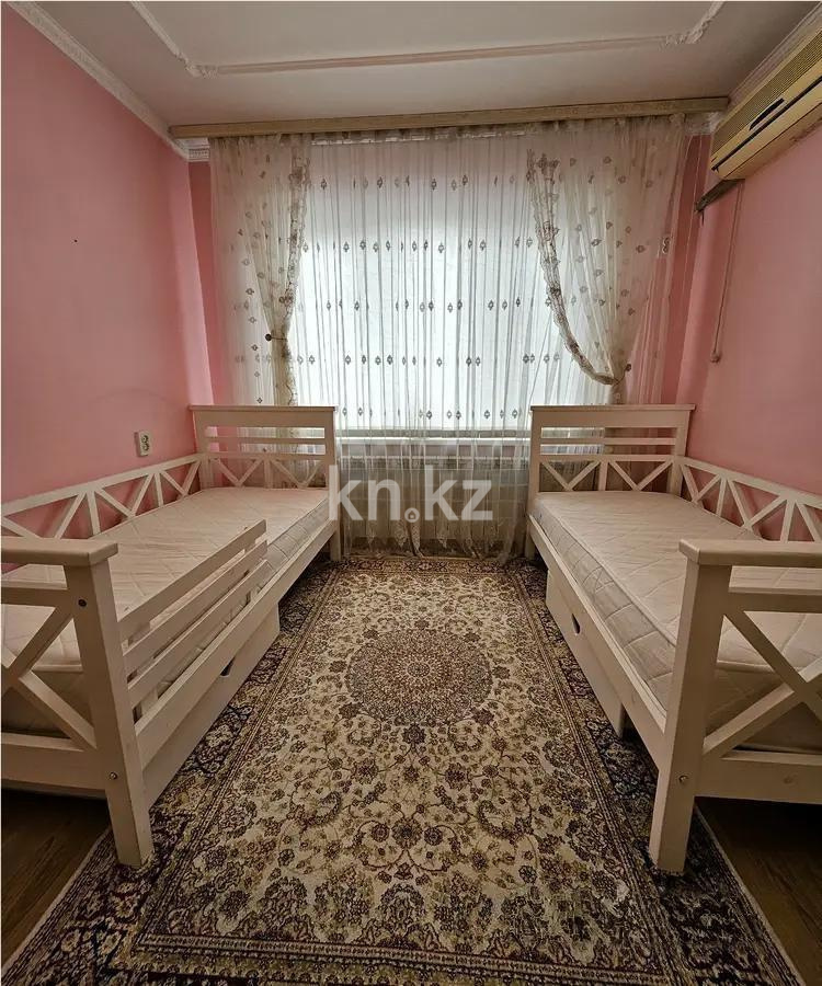 Продажа 3-комнатной квартиры, 64 м², мкр-н Аксай-2, дом  5 в Алматы - фото 2