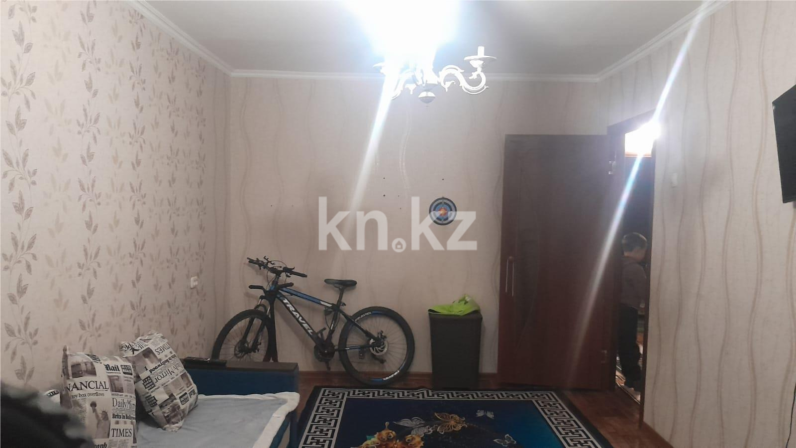 Продажа 3-комнатной квартиры, 63 м², мкр. Восток-2 в Караганде - фото 2