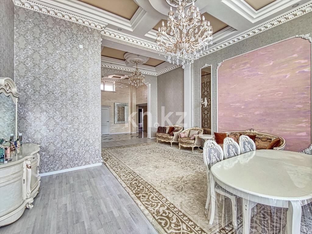 Продажа 4-комнатной квартиры, 210 м², ул. Жарокова, дом  230 - ул. Байкадамова в Алматы