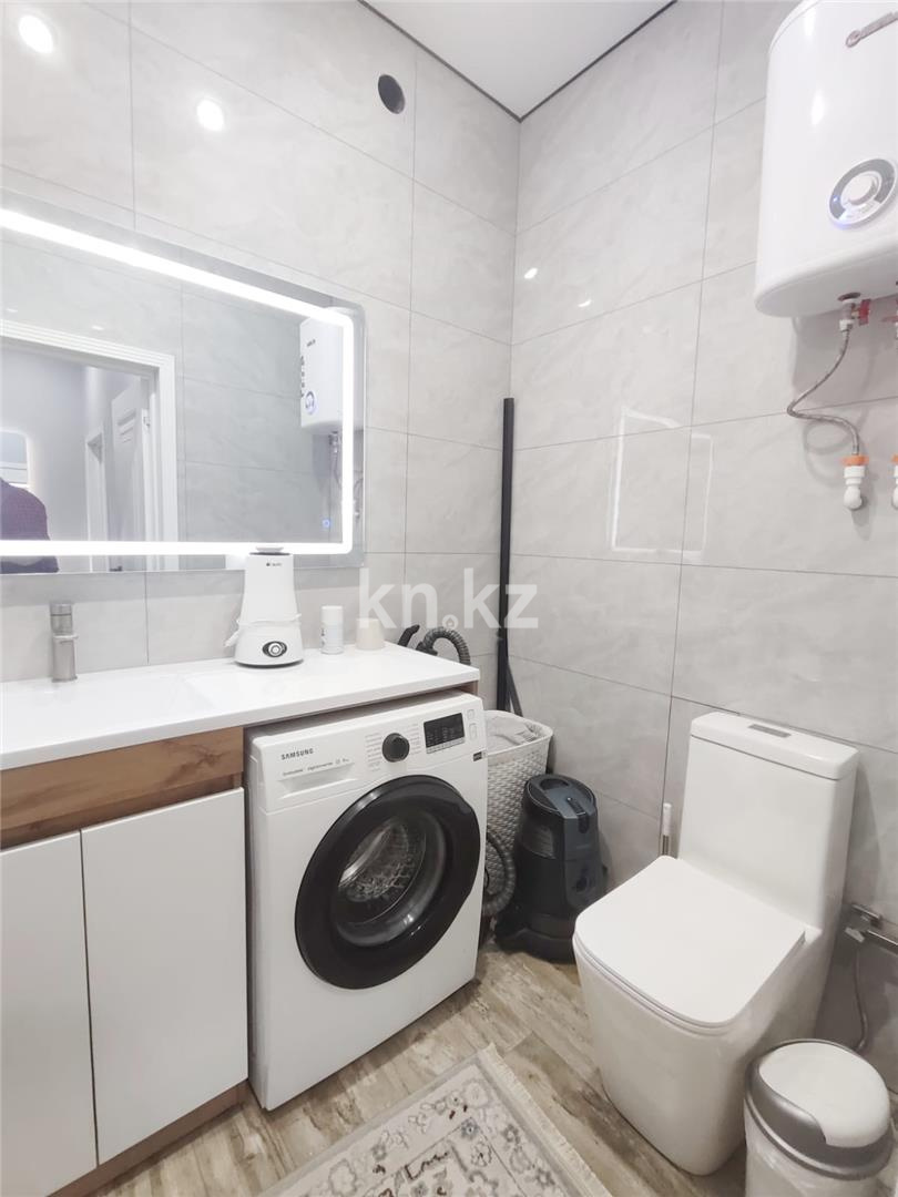 Продажа 3-комнатной квартиры, 93 м², 067 учетный квартал в Караганде - фото 11