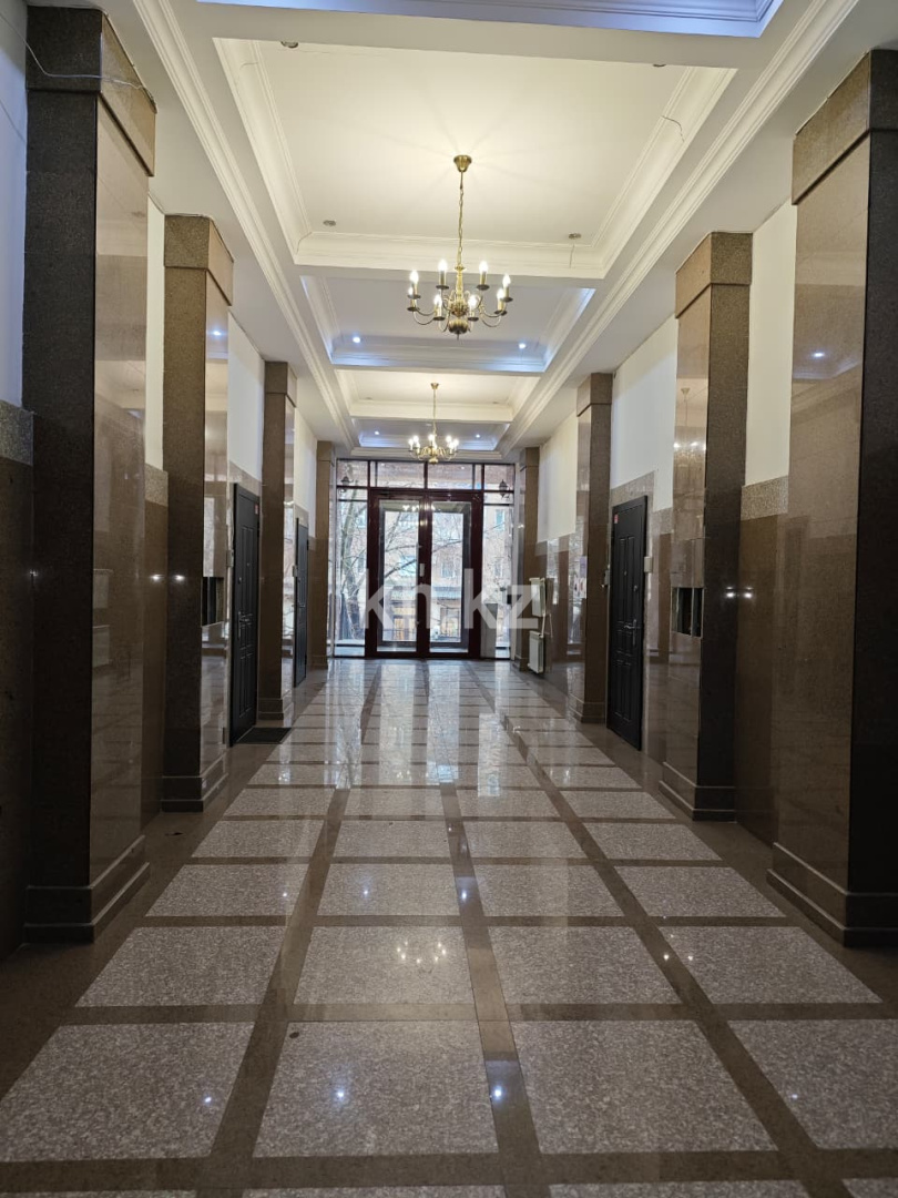 Продажа 3-комнатной квартиры, 96 м², ул. Ержанова, дом  18/6 в Караганде - фото 21