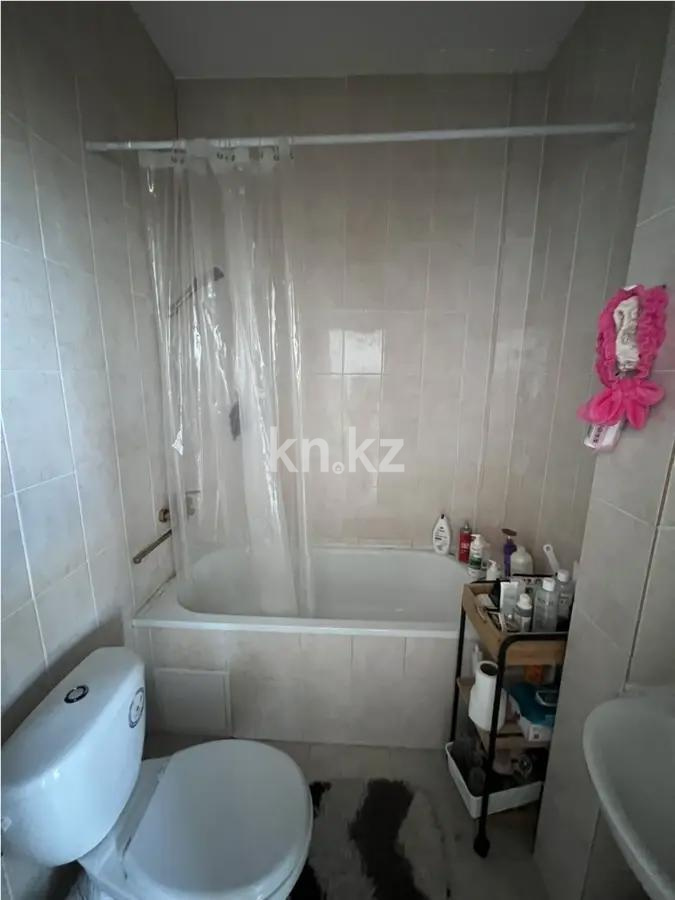 Продажа 1-комнатной квартиры, 26 м², мкр-н Аксай-3а, дом  90 в Алматы - фото 4