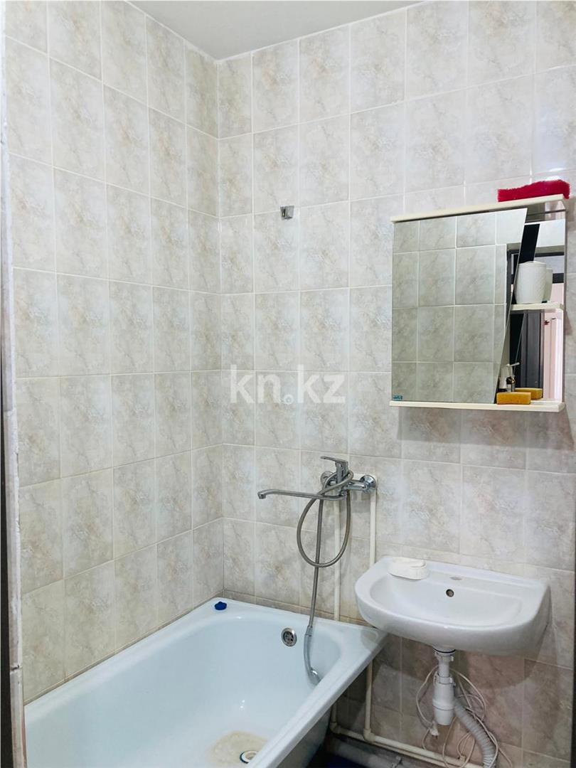 Продажа 1-комнатной квартиры, 46 м², пр. Шахтеров в Караганде - фото 4