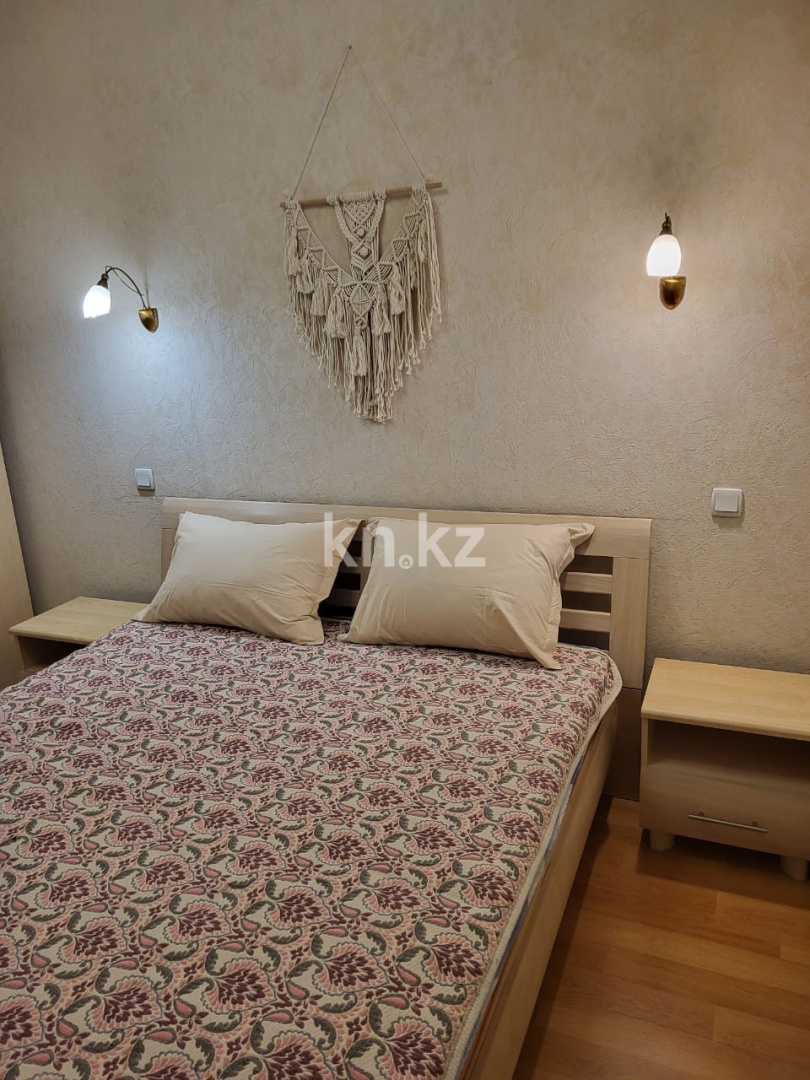 Аренда 1-комнатной квартиры, 50 м², ул. Ходжанова, дом  76 - пр. Аль-Фараби в Алматы