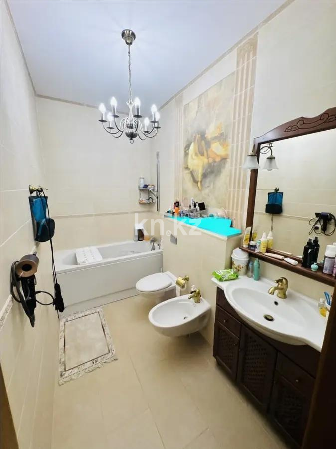 Продажа 3-комнатной квартиры, 140 м², ул. Агыбай батыра, дом  2 в Астане - фото 4