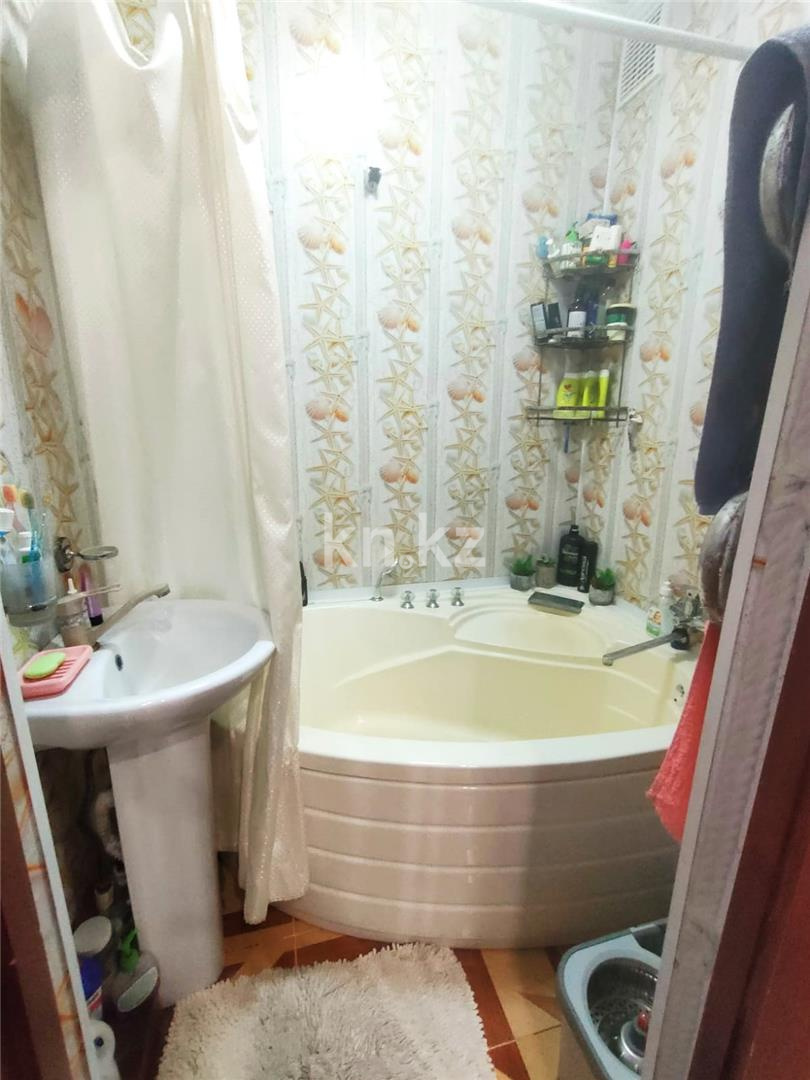 Продажа 3-комнатной квартиры, 58 м², ул. Жекибаева в Караганде - фото 8