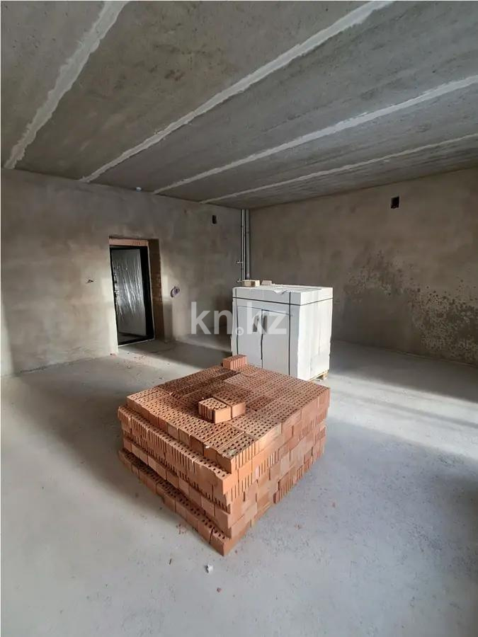 Продажа 4-комнатной квартиры, 120 м², пр. Шахтеров, дом  31/2 в Караганде - фото 4