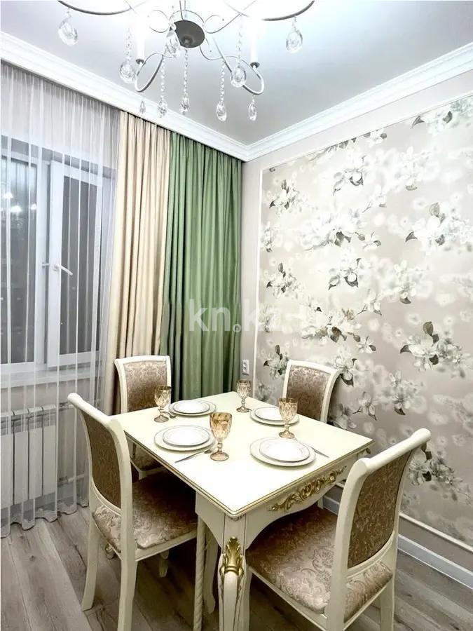 Продажа 3-комнатной квартиры, 82 м², пр. Шахтеров, дом  70 в Караганде - фото 4