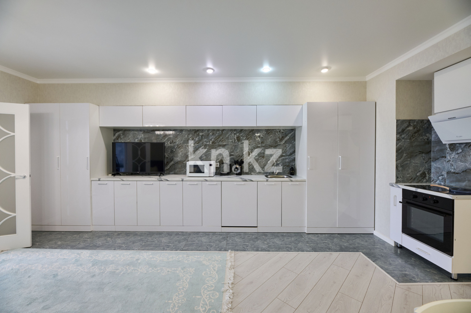 Аренда 1-комнатной квартиры посуточно, 50 м² в Алматы - фото 15