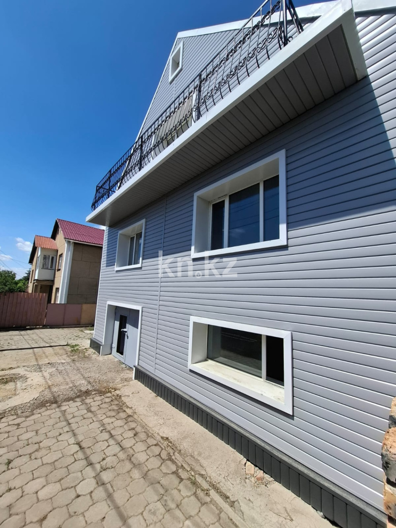 Продажа 6-комнатного дома, 216.4 м² в Караганде - фото 2