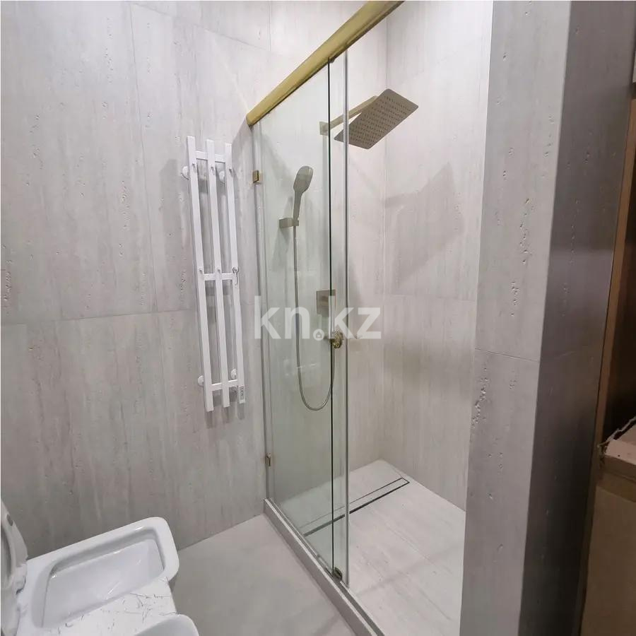 Продажа 2-комнатной квартиры, 63.2 м², ул. Жарокова, дом  218 в Алматы - фото 4