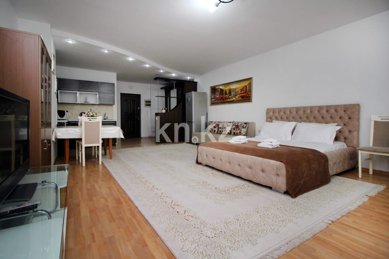 Аренда 1-комнатной квартиры посуточно, 50 м², ул. Хусаинова, дом  225 - ул. Ескараева в Алматы - фото 9