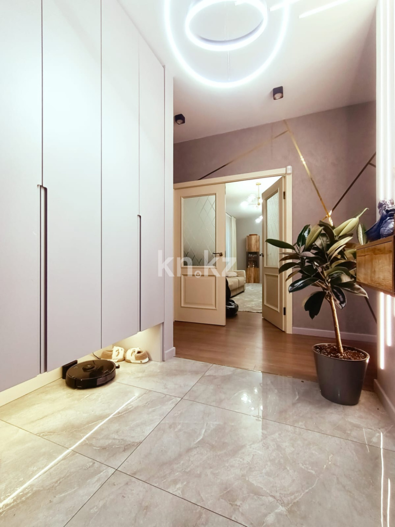 Продажа 4-комнатной квартиры, 129.4 м², ул. Кенесары хана в Алматы - фото 2