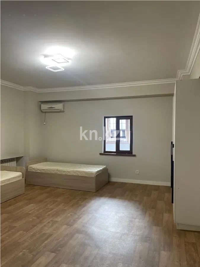 Продажа 4-комнатной квартиры, 197 м², ул. Байсеитовой, дом  42 в Алматы - фото 2