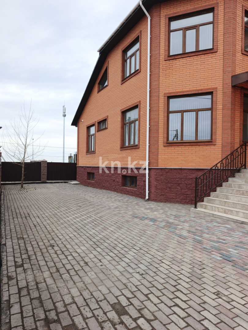 Аренда 7-комнатного дома, 449.1 м² в Караганде