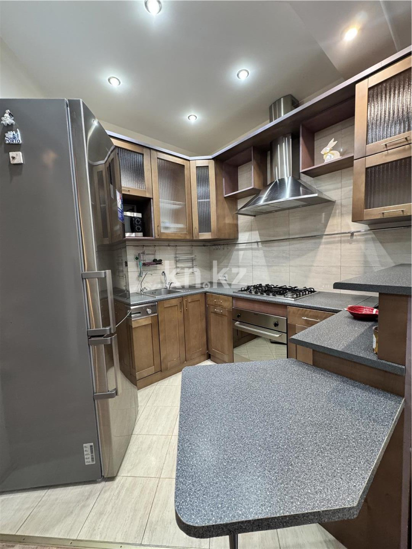 Продажа 3-комнатной квартиры, 66.2 м², ул. Абая, дом  26 в Караганде - фото 6